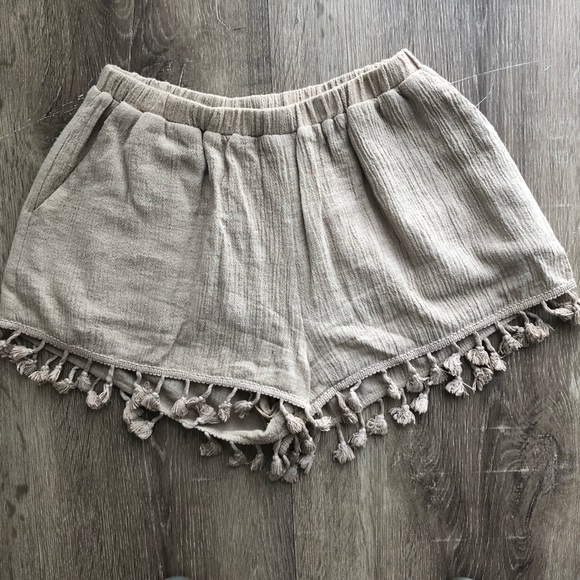 Market boho tan taupe tassel shorts XS-M - Picture 7 of 8